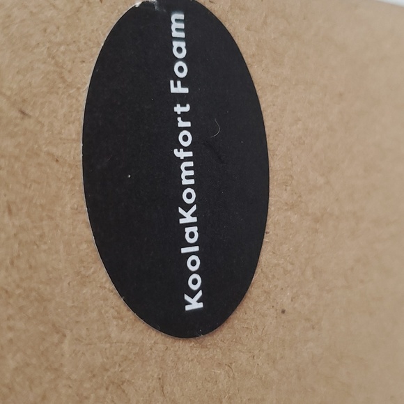 KOOLABURRA BY UGG SLIPPERS - Picture 8 of 8